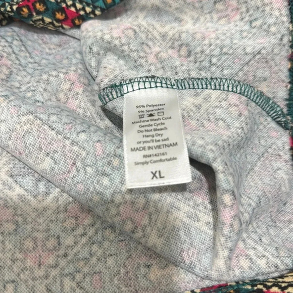 LuLaRoe Elephant print pencil skirt polyester/spandex blend. Size XL. Runs big. - Picture 5 of 5